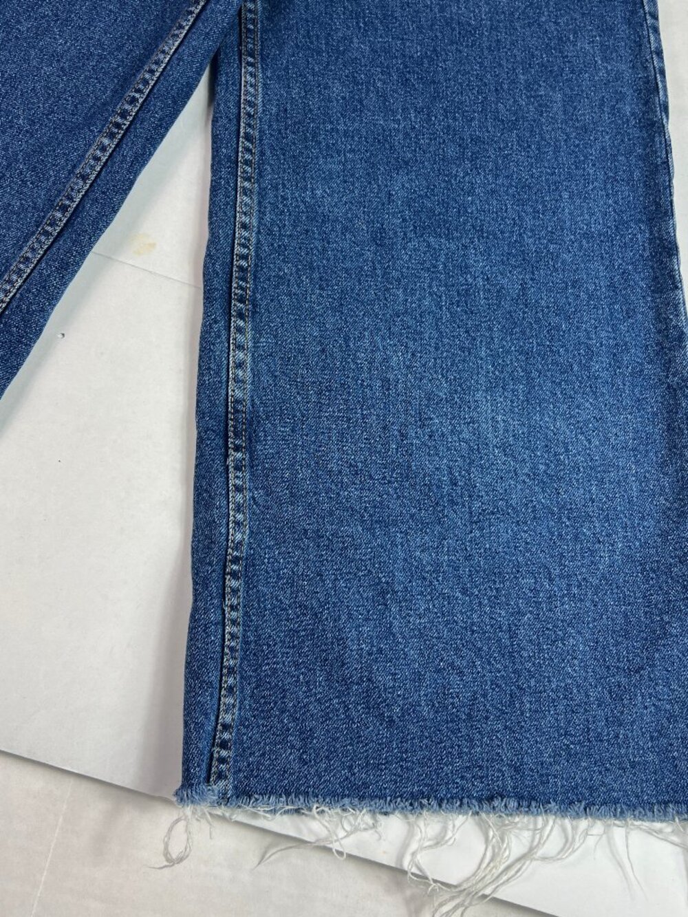 Zara Jeans Women's 26x25* Mid Rise Wide Leg Crop Blue Faded Raw Hem Denim Tag 2 - Picture 5 of 16